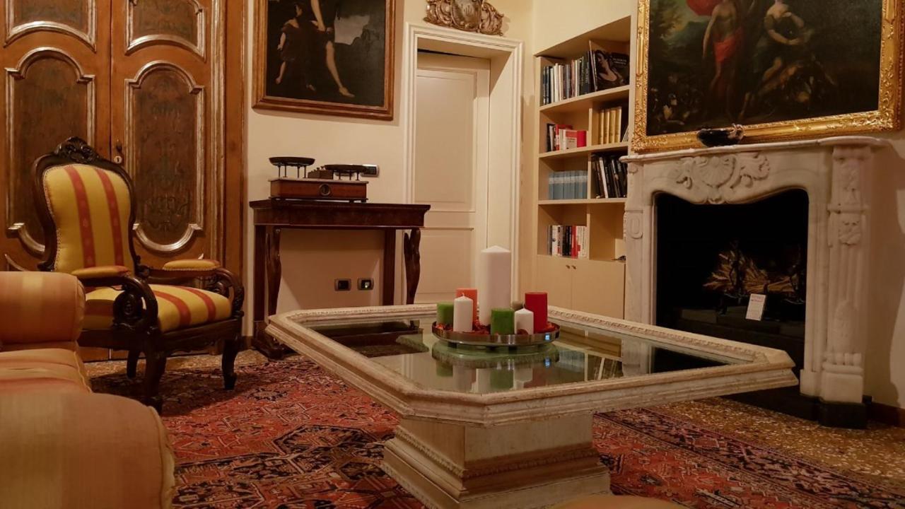 Gran Suite Piazza Maggiore - T&T Communications — Photos 1